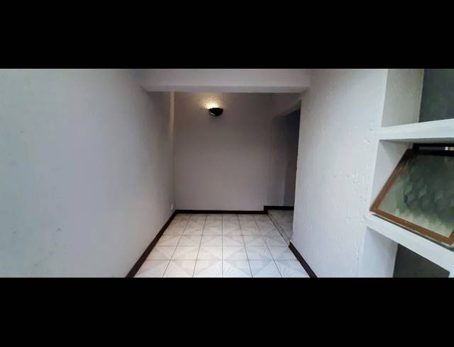 4 BEDROOM FREESTANDING FOR SALE IN GLEN MARAIS